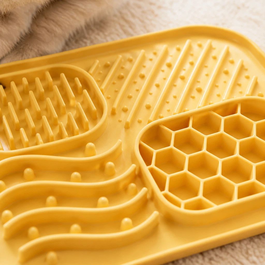 Silicone Suction Lick Mat — Slow Feeder Pad for Dogs & Cats